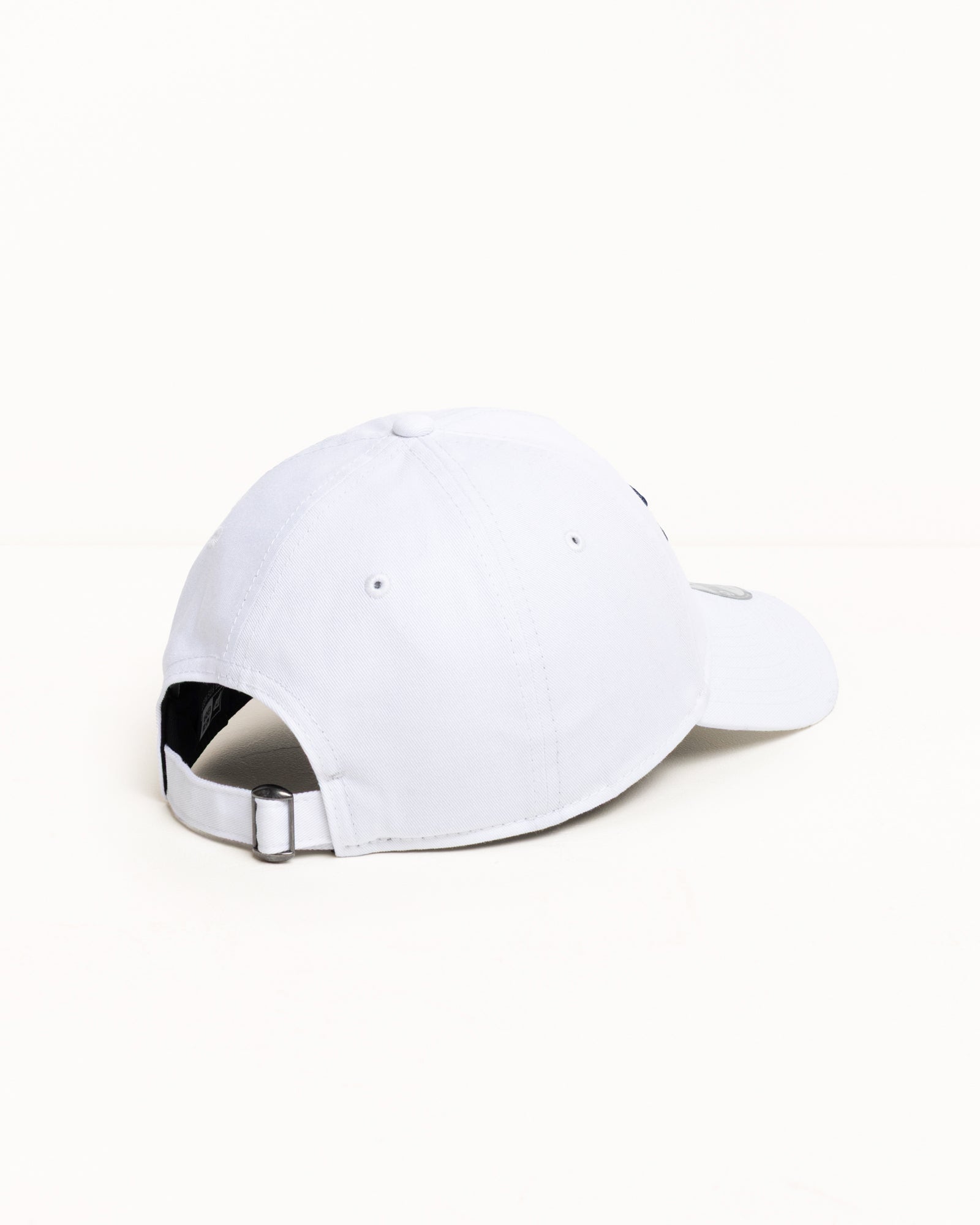 1311107_WHIT_3.jpg Stüssy x New Era 9TWENTY Basic Strapback Cap White