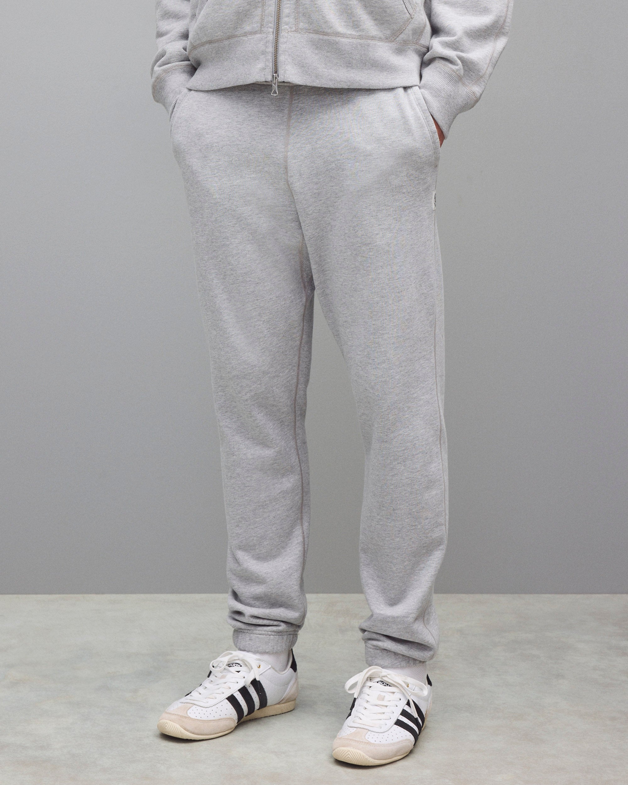 XBtFZeOJRKq9qzSzFnTG5A_RC-5579_Hgrey.jpg Reigning Champ Midweight Terry Standard Sweatpant