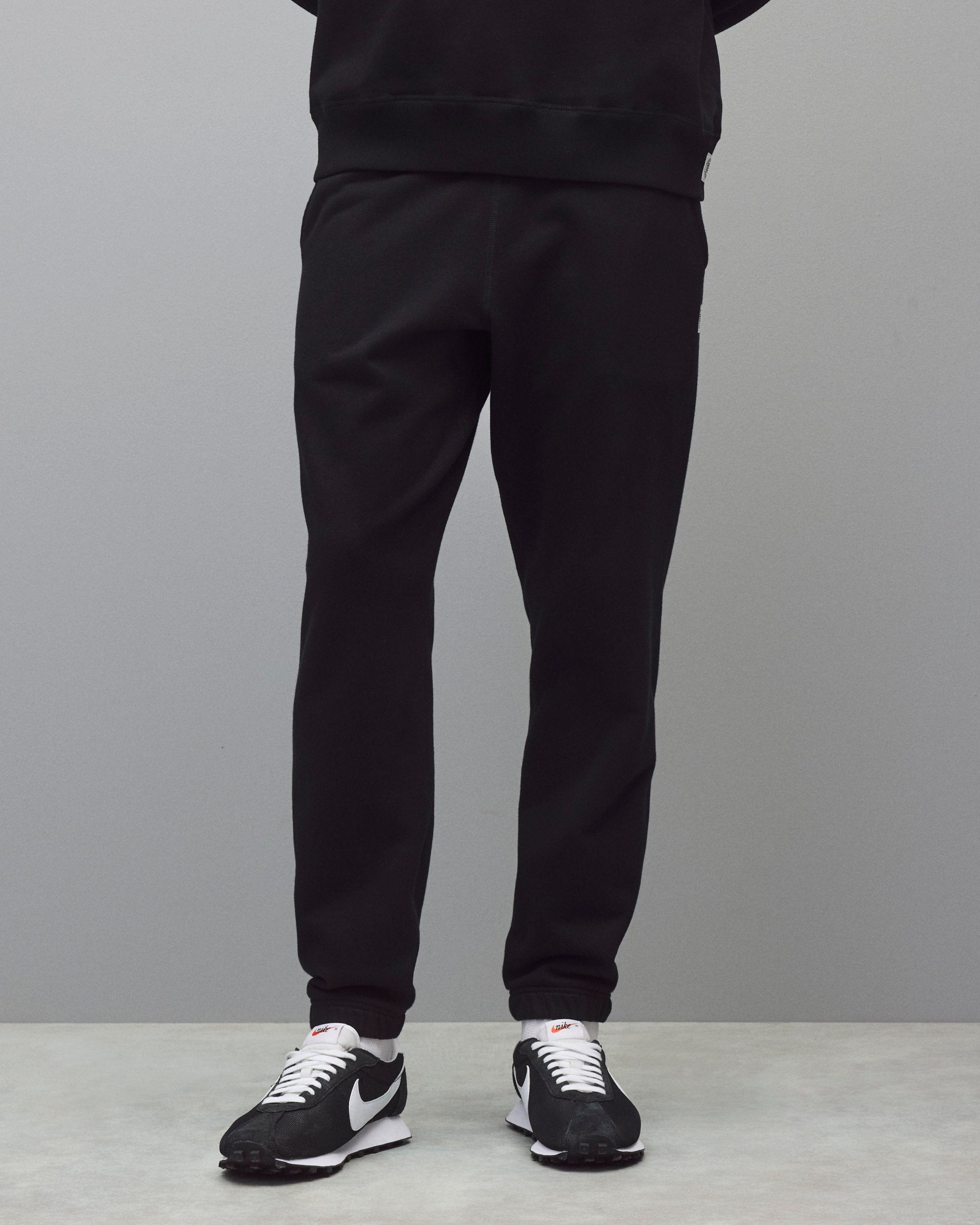 lZUC_9H3TGucJ777JQSdGA_RC-5579_Black.jpg Reigning Champ Midweight Terry Standard Sweatpant